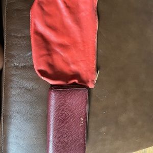 Cuyana wallet and pouch